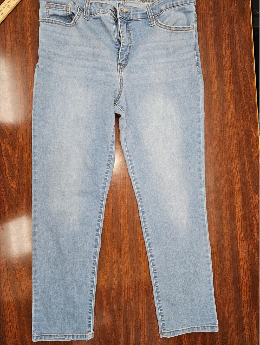 Crown & Ivy Women's Light Wash Blue Everyday Denim Straight Fit Jeans Size 16